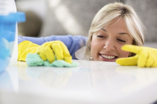 Guest-ready short-let kitchen cleaning in NW1